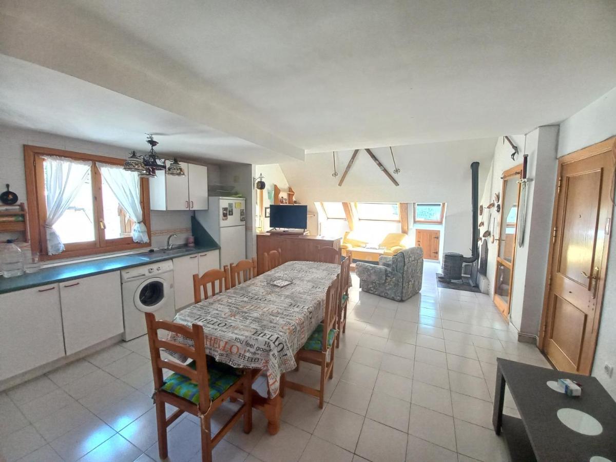 Apartamento En Canfranc Estacion Apartment Exterior photo